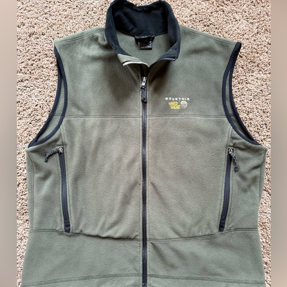 Mountain Hardware men’s vest.